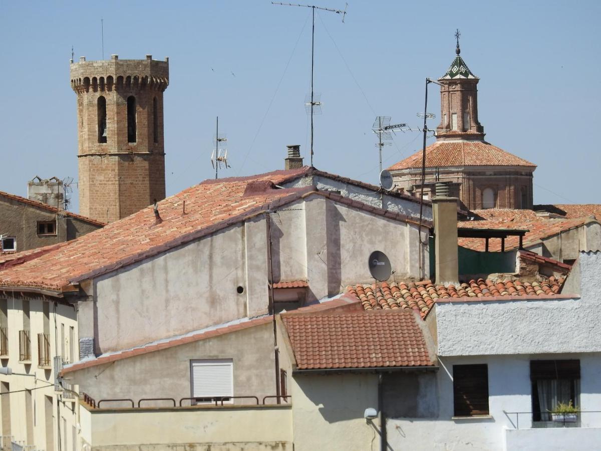 Hostal Meson De Paco Carinena Exterior photo